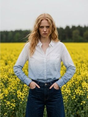 Treasure & Bond Women's Ombre Button-Down Shirt - White and Light Blue